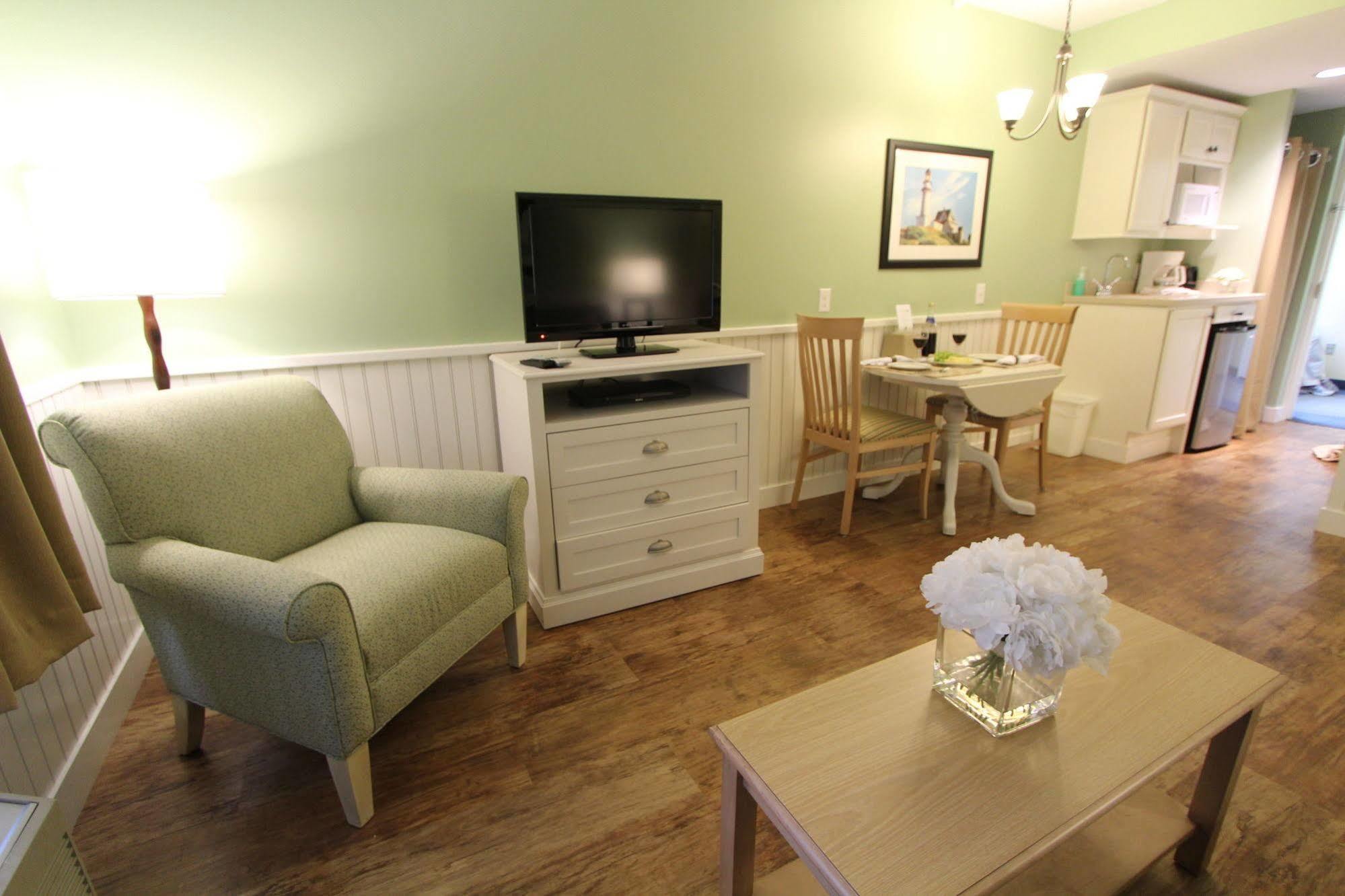 Holly Tree Resort West Yarmouth Bagian luar foto